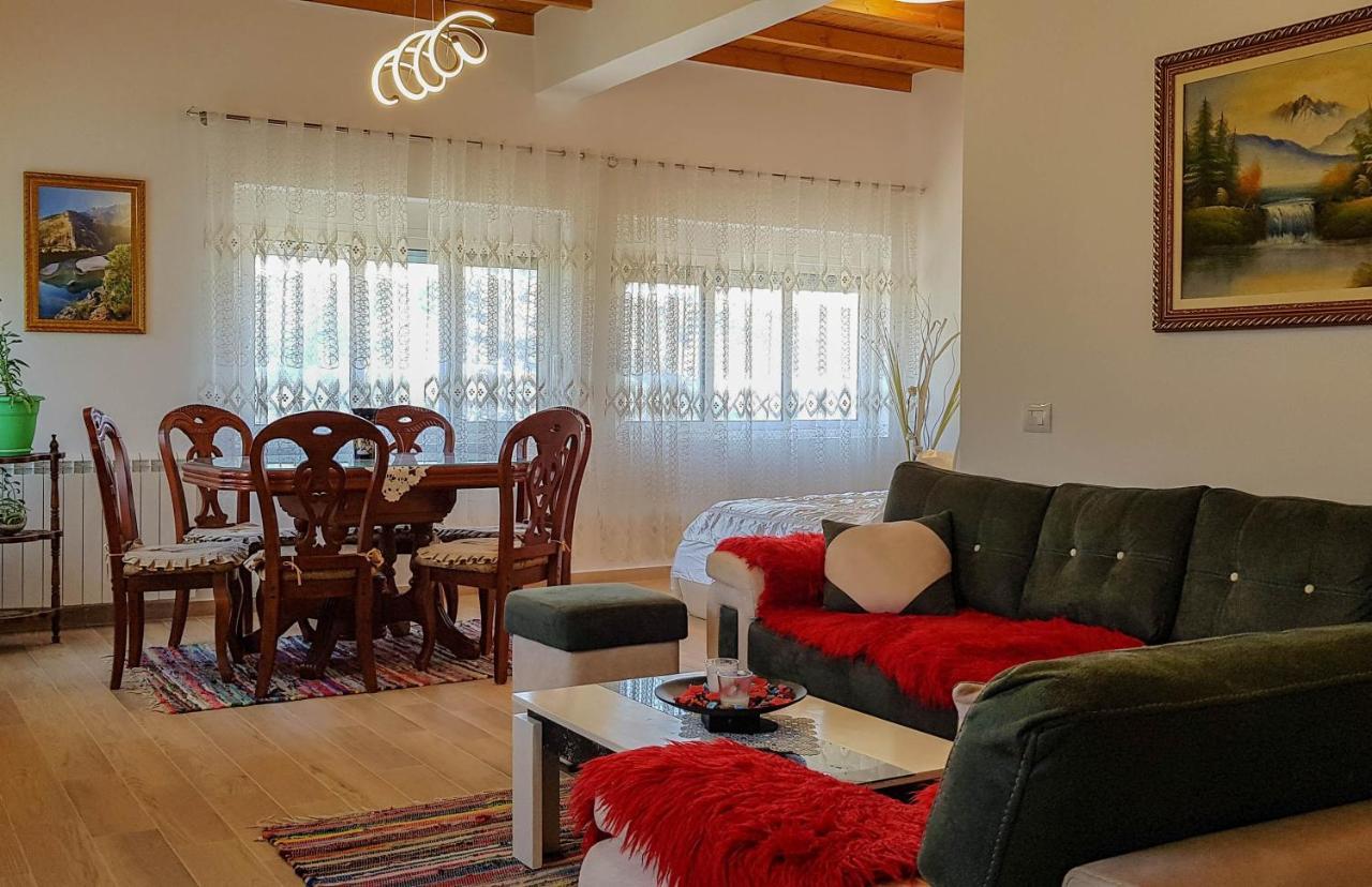 Villa Goliku Pestani Kültér fotó